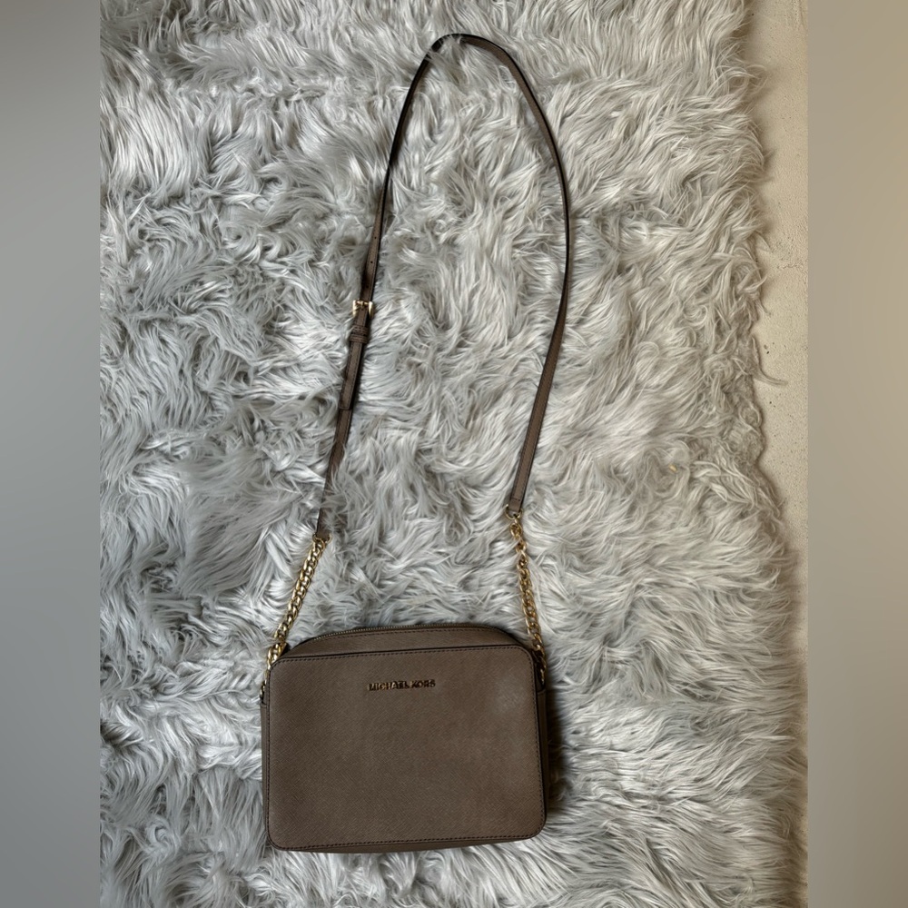 MICHAEL KORS CROSSBODY PURSE